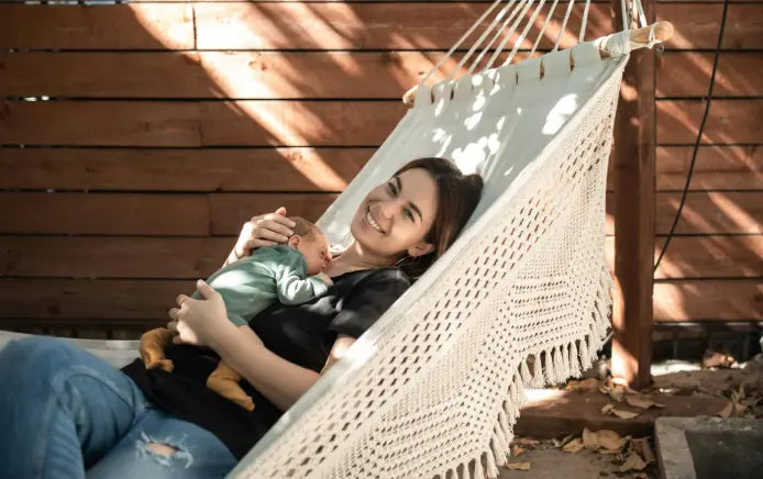 Comment bien organiser les sorties avec bébé : les essentiels à avoir toujours avec soi